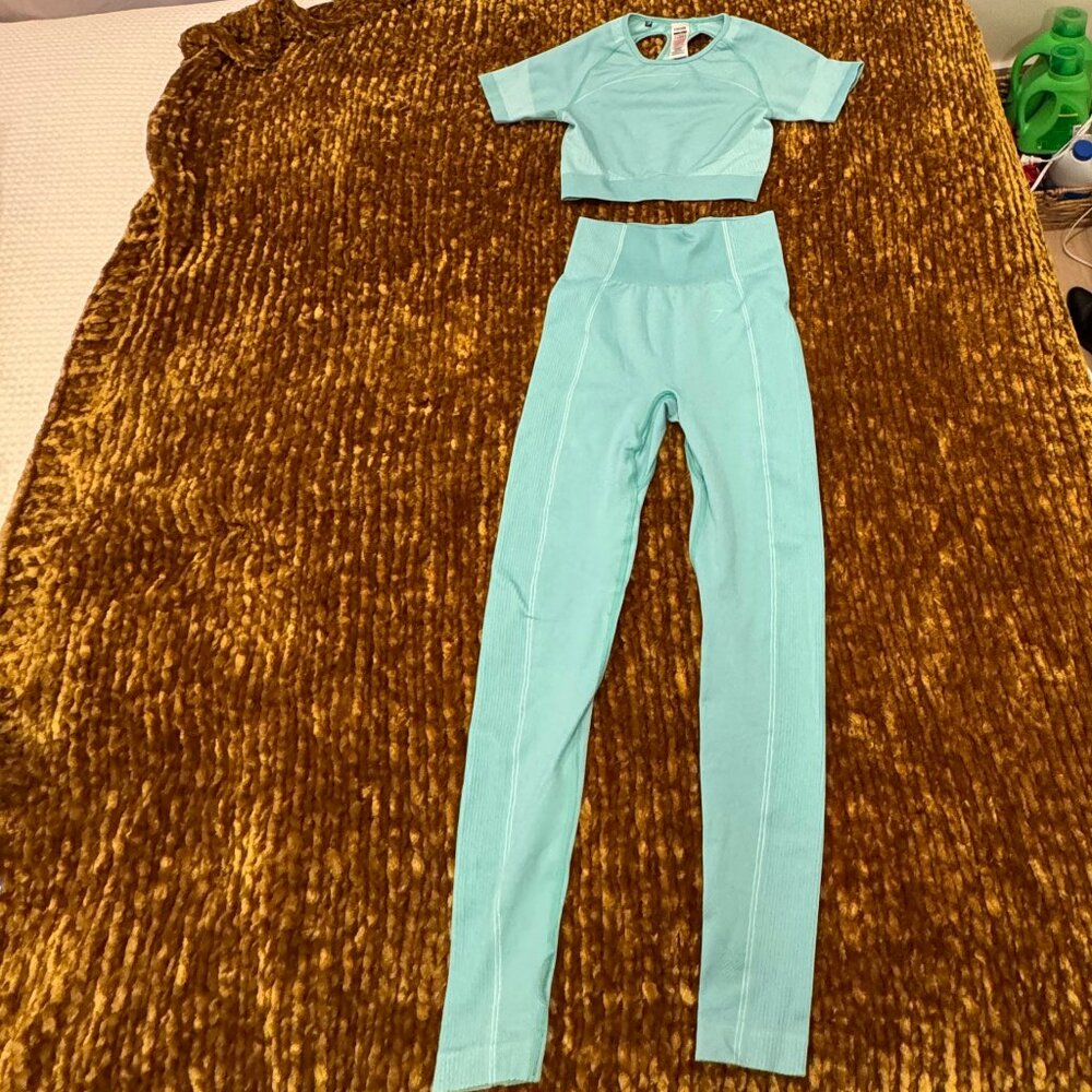 Seafoam Green GymShark Workout Set in Size Medium